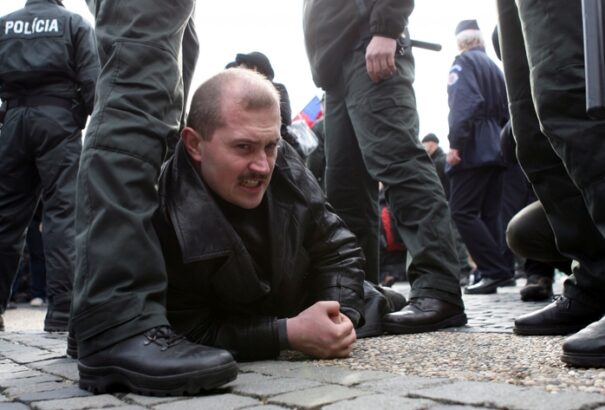 A főügyész kezdeményezte az ĽSNS feloszlatását: Kotlebáék veszélyeztetik a demokráciát