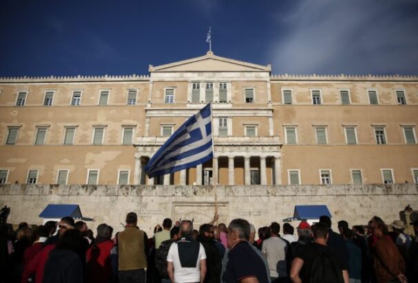 Nyugdíjcsökkentés, adóemelés. Új megszorító intézkedések Görögországban