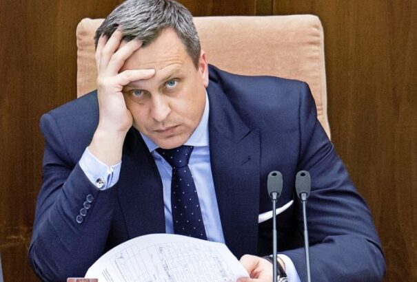 Peter Bárdy: Pártok, melyeket meg kell szüntetni