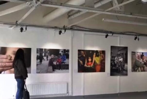 Migránsmúzeumot nyitottak Londonban. Két tárlatot is kínál