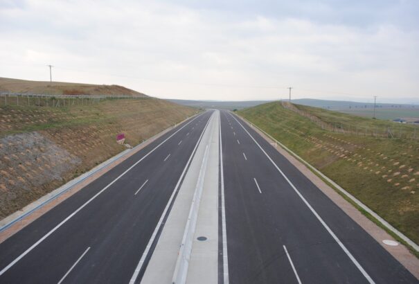 Ondrej Dostál: Alkotmányellenesen akarnak autópályákat építeni