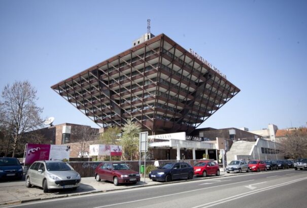 12 személy szeretne beülni az RTVS elnöki székébe