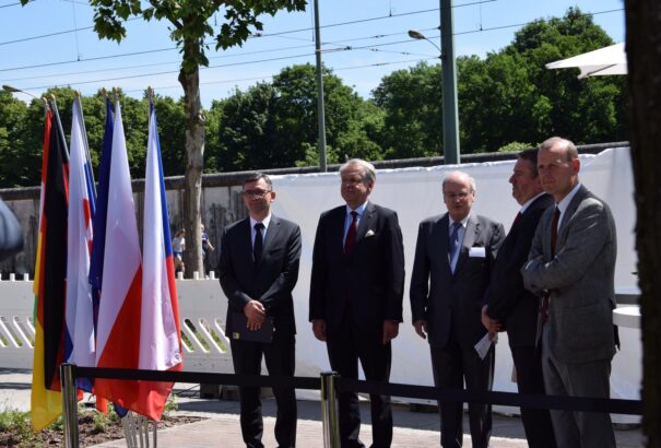 V4 – Emlékművet emeltek Berlinben a visegrádi négyek tiszteletére