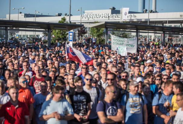 Közel a megegyezés, hamarosan véget érhet a Volkswagen-dolgozók sztrájkja