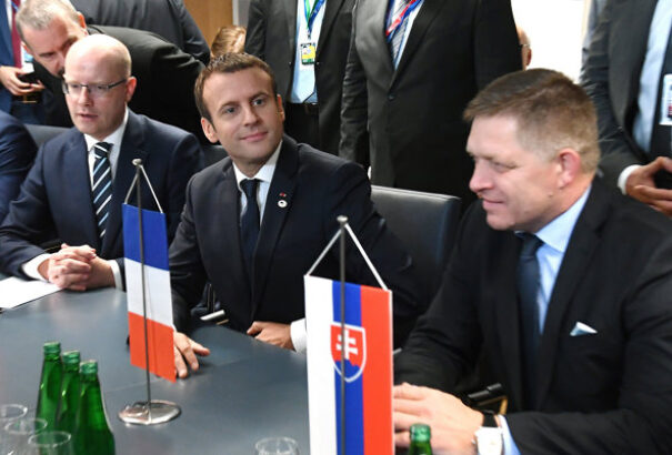 Francia-visegrádi összecsapás volt az EU csúcson, újra beigazolódott: Szlovákia kilóg a V4-ből
