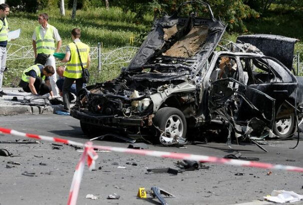 VIDEÓ: Bombamerényletben megöltek egy magasrangú ukrán hírszerzőtisztet Kijevben