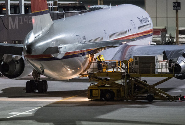 Németország felfüggeszti az elutasított afgán menedékkérők hazatoloncolását