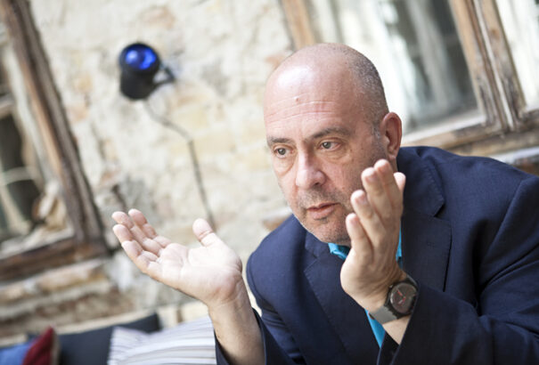 Tibor Fischer: Európát harmadrangú alakok vezetik