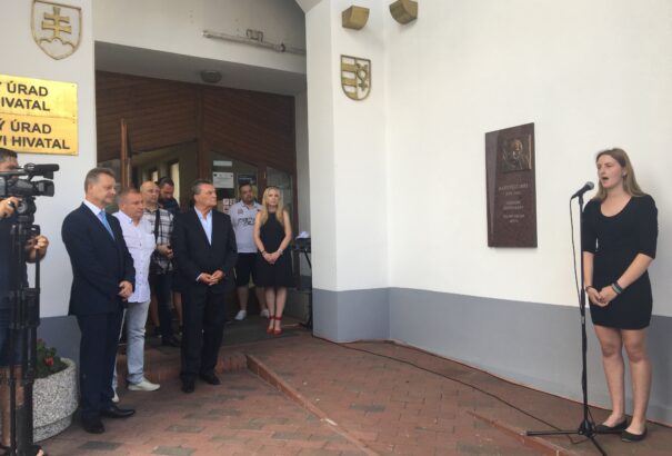 Dunaszerdahely: emléktáblát avattak Makovecz Imre tiszteletére