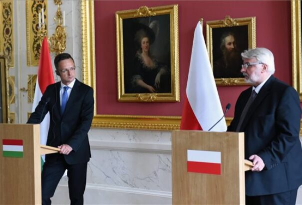 Szijjártó: A migráció témájában kristálytiszta a visegrádi egység