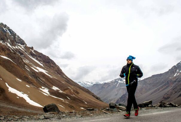 Egy magyar ultratriatlonista közel 500 kilométert készül futni a Himalájában