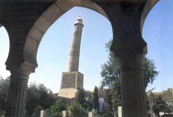 Az Iszlám Állam felrobbantotta a híres Nagy an-Núri mecsetet