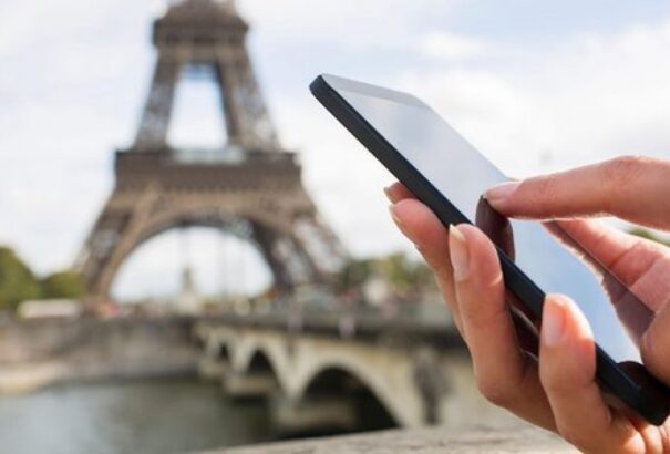 Lőttek a roamingnak: Éjféltől emeltdíj nélkül telefonálhatunk az EU-ban