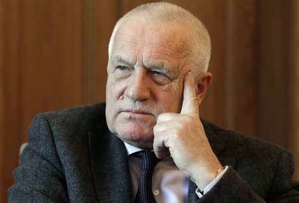 EU-tagság: Eljött az ideje a cseh távozás előkészítésének, véli Václav Klaus