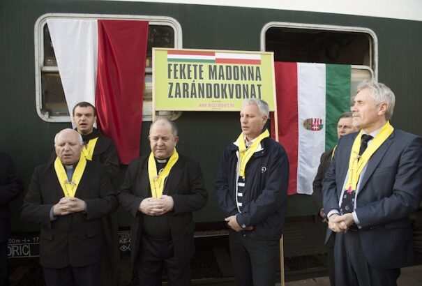 Elindult Lengyelországba a Fekete Madonna zarándokvonat