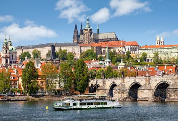 Fogynak a csehek, csak a migráció tartja szinten a népességet