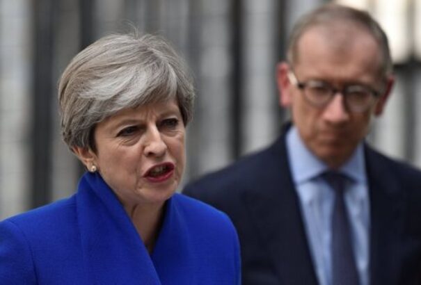 Theresa May bejelentette, hogy kormányt alakít