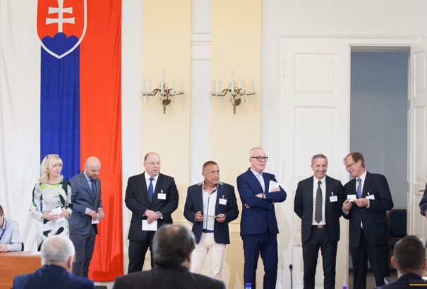 Már tudni lehet, kiket támogat a Most-Híd az RTVS igazgatójelöltjei közül