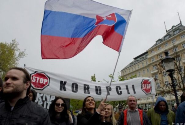 Ma Zsolnán és Eperjesen folytatódik a korrupcióellenes tüntetés