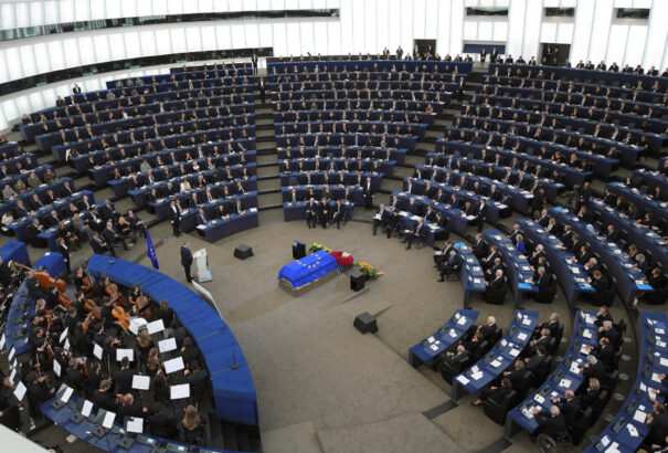 Helmut Kohlt búcsúztatja Európa (fotók)