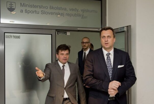 Dagad a Plavčan-botrány: 20 százalékos visszaosztásért kedvező elbírálást ígértek a cégeknek