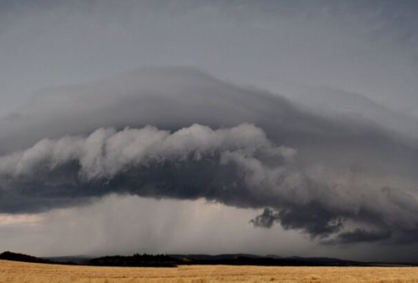 Viharvadászok közeli felvételein a viharfelhők és a villámcsapások