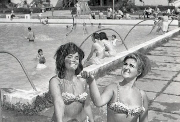 FOTÓK: Ilyen volt, ilyen lett – női fürdőruha-divat Szlovákiában 1950-től 1990-ig