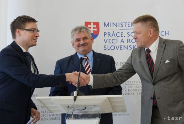 „Mi vagyunk Európa motorja” – jelentette ki Fico. Hét százalék alatt a munkanélküliség