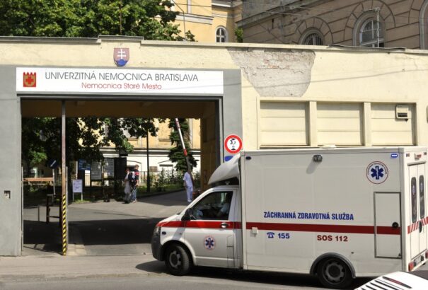 Megmutatjuk mennyit keresnek az állami kórházak igazgatói