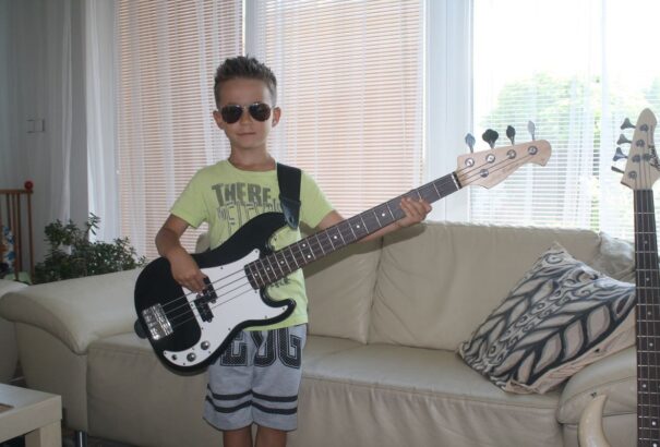 Ügyes óvodásból híres zenész születőben – Íme, a komáromi fiatal tehetség