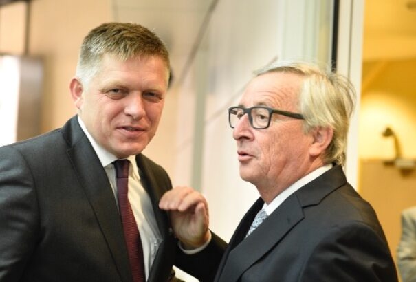 Konštantin Čikovský: Fico megszokta már, hogy hallgatnia kell Brüsszelben