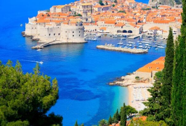 A turisták tönkreteszik Dubrovnikot. Akár az UNESCO világörökségi listájáról is törölhetik