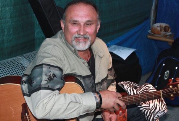 Koncert közben halt meg a gitáros Apátszentmihályon