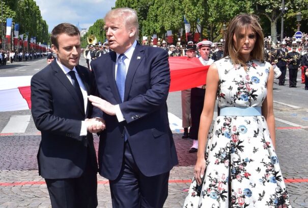 Nem megy Trumpnak a búcsúzkodás – újabb kínos percek (videó)