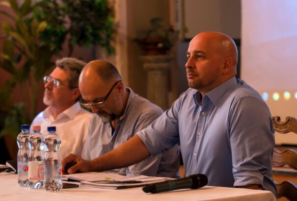 A határon túli területek gazdasági fejlesztéséről tanácskoztak az IKSZ kisvárdai táborában