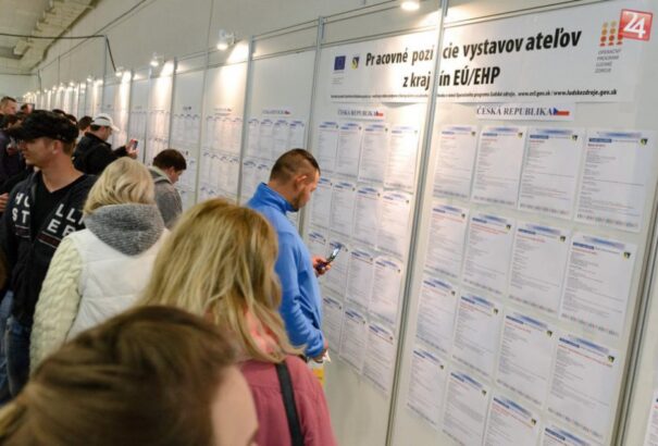 Rekordalacsony munkanélküliség? A munkaügyi hivatalok 12 ezer embert dobtak ki a nyilvántartásból