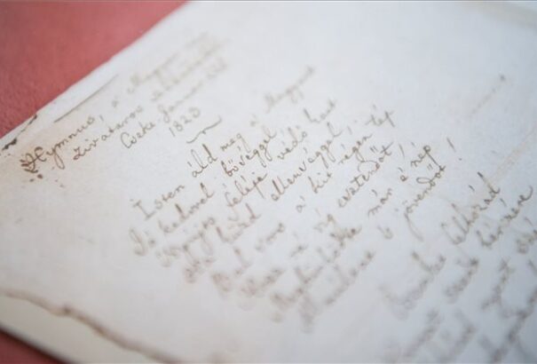 A Széchenyi Könyvtárban marad a Himnusz kézirata