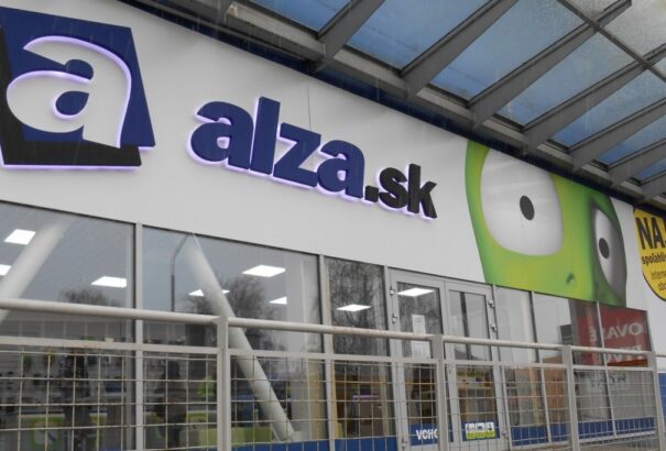 Az Alza megszegte az ünnepi boltzárat – kivonult a Munkafelügyelet