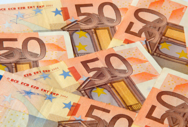 Az ország fele havi 900 eurónál kevesebb összeget visz haza. Többen minimálbérre vannak bejelentve