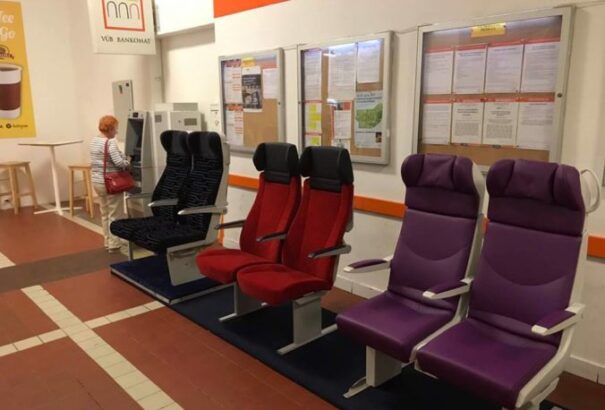 Az állami vasút az utasokkal teszteli az új üléseket