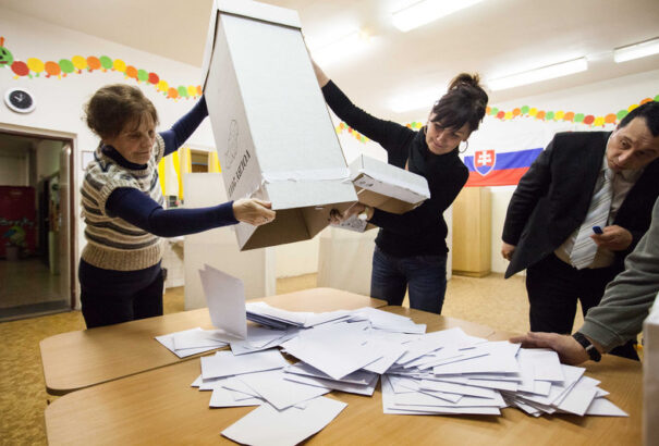 Nyitra megyében összeállhat a Smer – SNS – Most-Híd koalíció