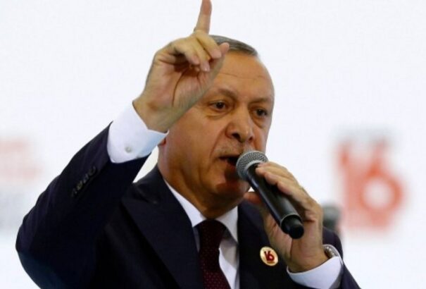 Erdogan felszólította a németországi törököket, hogy ne szavazzanak Merkelre és Schulzra