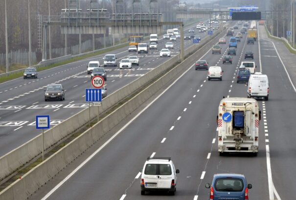 Blicceltél a magyarországi autópályán? Nagyobb büntetést fizetsz, mint a hazaiak