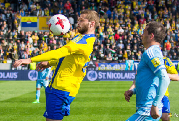 Slovan-DAC – A Disznólegelőre látogatnak ma a sárga-kékek