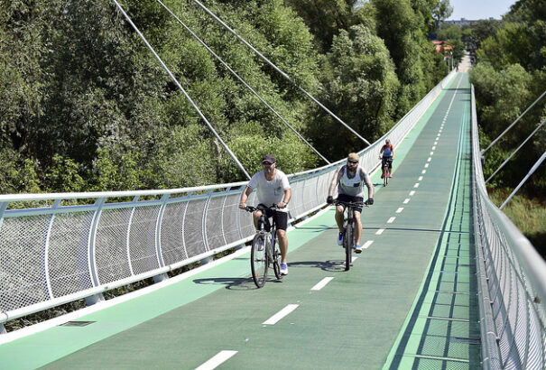 Több mint 30 ezren hajtottak keresztül Chuck Norrison