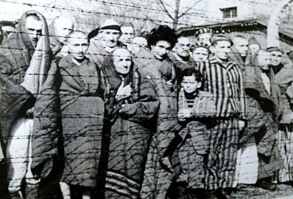 Menyhárt József: Augusztus 2. – a roma holokauszt emléknapja