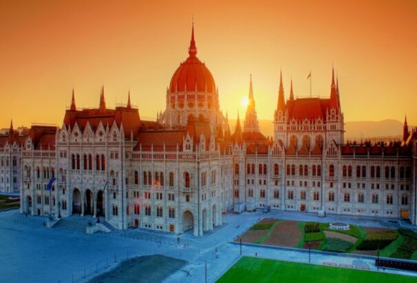 A világ top 25 látványossága közé került az Országház