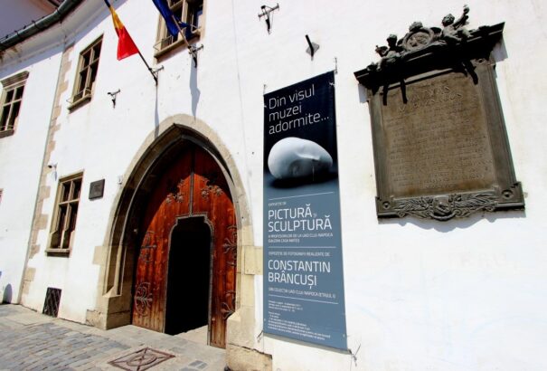 Megnyitották a látogatók előtt Mátyás király szülőházát