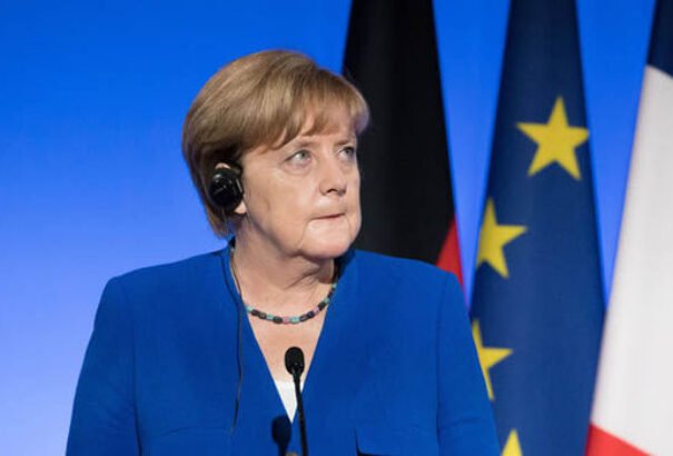 Angela Merkel: nem lehet szó nélkül hagyni a lengyelországi folyamatokat