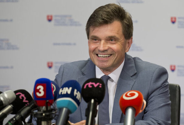 Újabb gyanús céggel kötött szerződést Plavčan minisztériuma